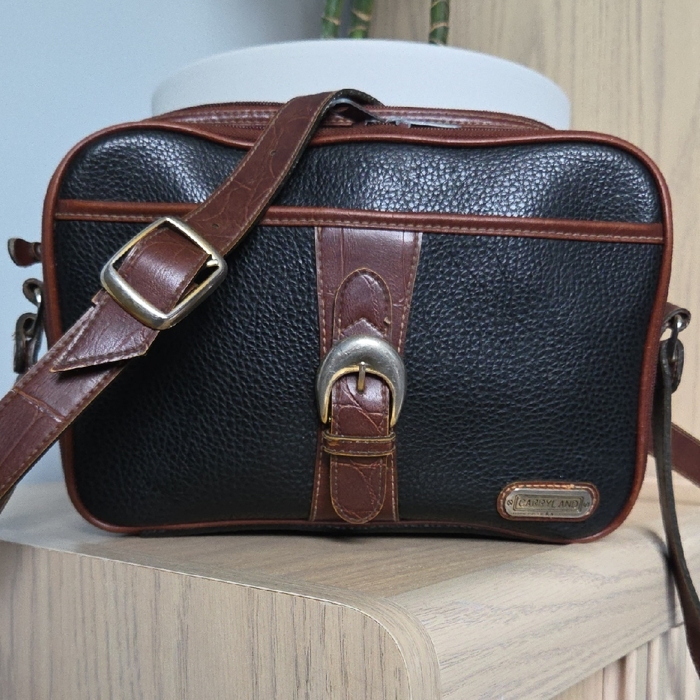 Vintage Carryland Black Pebbled Leather Unisex Crossbody Travel Bag